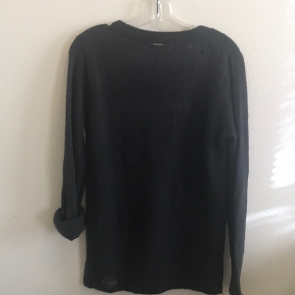 Distressed sweater - Picture 4 of 4